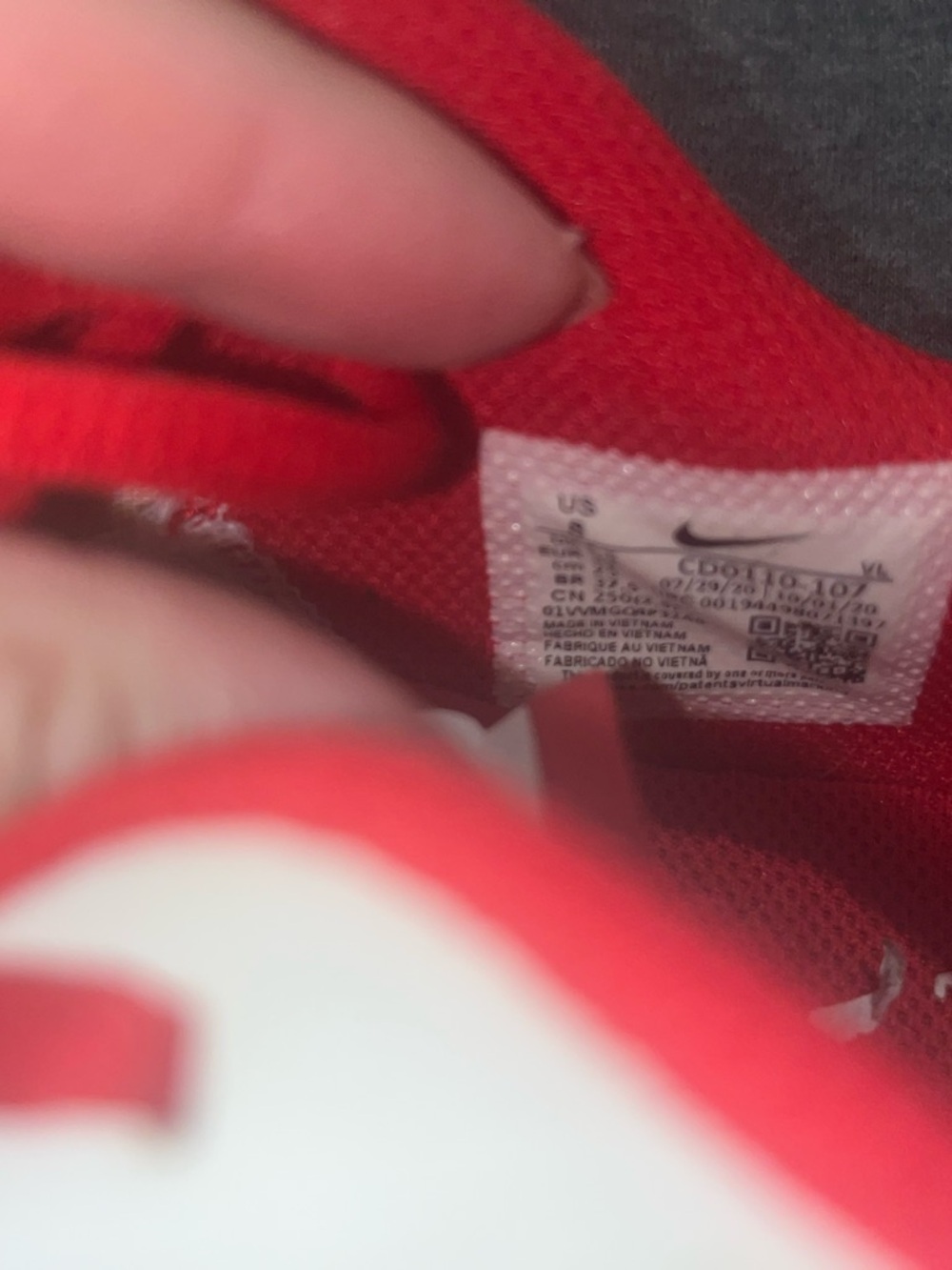 Nike White and Red Training Sneakers - Picture 6 of 10